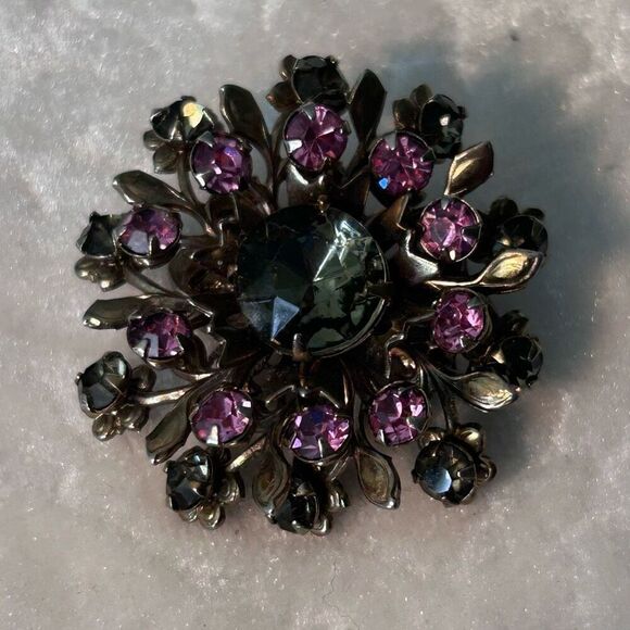 Vintage Jewelry Brooch Pin Pink Green Round Rhinestones Riveted Construction - Picture 1 of 6